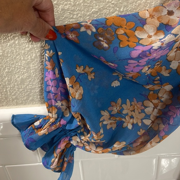 Entro Floral Blouse. Oversized see measure.Great used condition see description - Picture 3 of 7